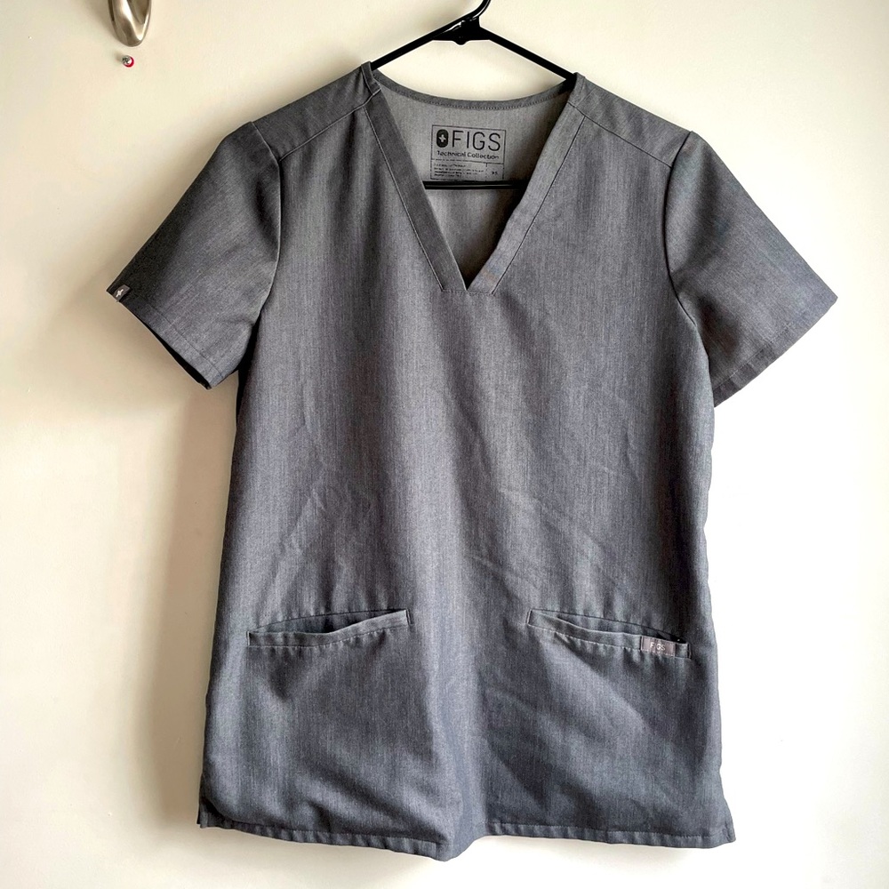 Figs scrub top ✨